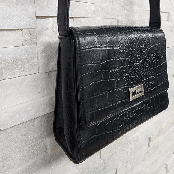 Guess Purse/Bag - Picture 7 of 12